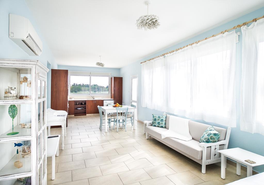 Alcyone Beach House Oroklini Exterior foto